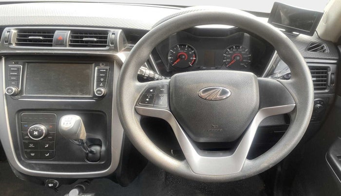 2017 Mahindra KUV 100 NXT K8 D 6 STR DUAL TONE, Diesel, Manual, 22,719 km, Steering Wheel Close Up