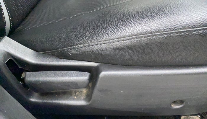 2019 Maruti Alto VXI, Petrol, Manual, 18,779 km, Driver Side Adjustment Panel
