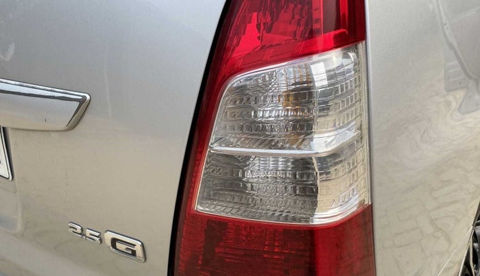 2012 Toyota Innova 2.5 GX 7 STR, Diesel, Manual, 79,808 km, Right tail light - Reverse gear light not functional