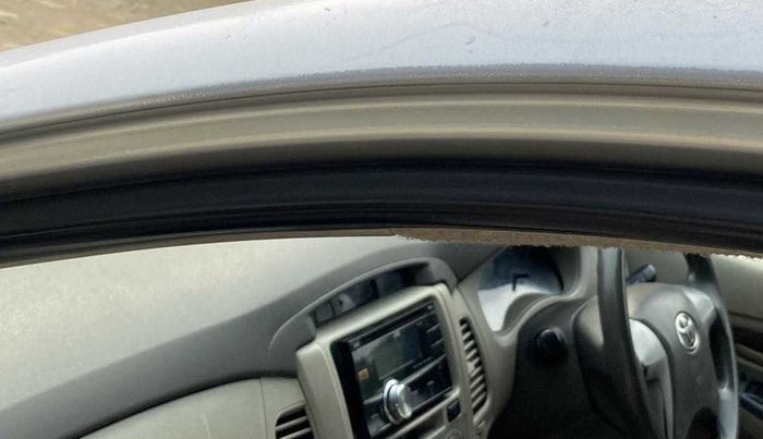 2012 Toyota Innova 2.5 GX 7 STR, Diesel, Manual, 80,345 km, Left A pillar - Paint is slightly faded