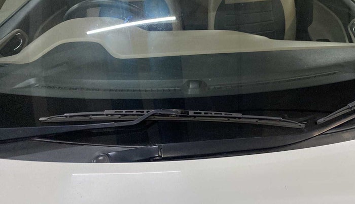 2019 Hyundai Elite i20 MAGNA PLUS 1.2, Petrol, Manual, 49,535 km, Front windshield - Rubber blade broken or missing