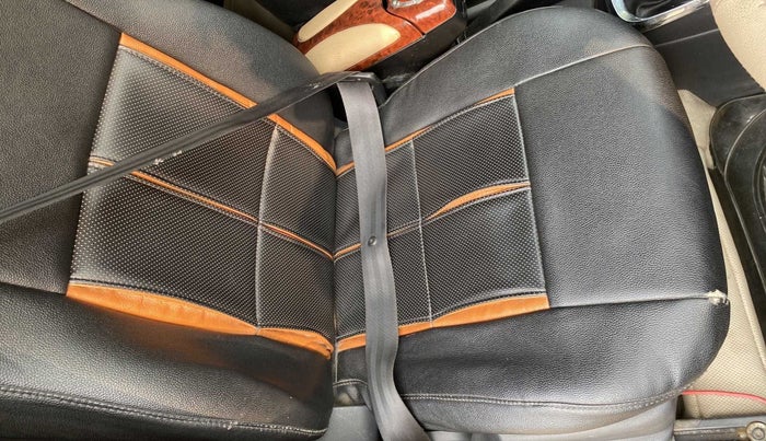 2016 Renault Kwid RXT 1.0 (O), Petrol, Manual, 39,100 km, Front left seat (passenger seat) - Seat belt slightly torn