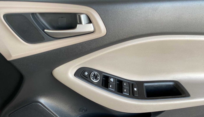 2019 Hyundai Elite i20 SPORTZ PLUS 1.2, Petrol, Manual, 25,294 km, Driver Side Door Panels Control
