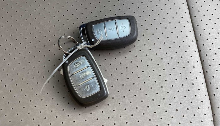 2017 Hyundai Elite i20 ASTA 1.2 (O), Petrol, Manual, 74,271 km, Key Close Up