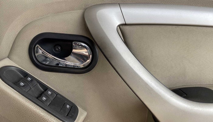 2016 Nissan Terrano XL (D), Diesel, Manual, 65,568 km, Driver Side Door Panels Control