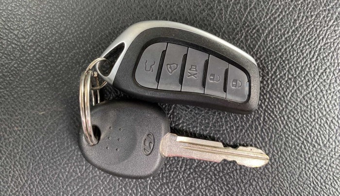 2019 Hyundai NEW SANTRO MAGNA, Petrol, Manual, 21,362 km, Key Close Up
