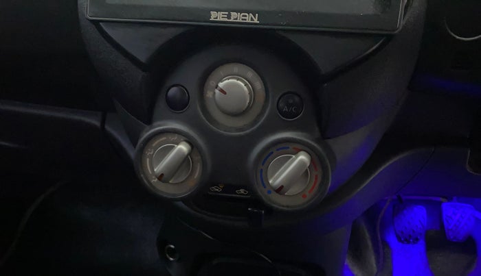 2015 Nissan Micra Active XL, Petrol, Manual, 1,01,847 km, AC Unit - Directional switch has minor damage