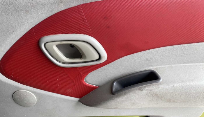 2016 Datsun Go T, Petrol, Manual, 74,224 km, Driver Side Door Panels Control
