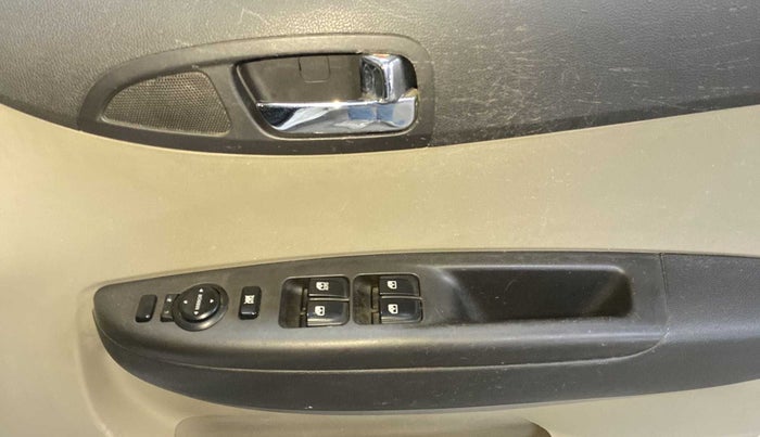 2013 Hyundai i20 MAGNA (O) 1.2, Petrol, Manual, 51,859 km, Driver Side Door Panels Control