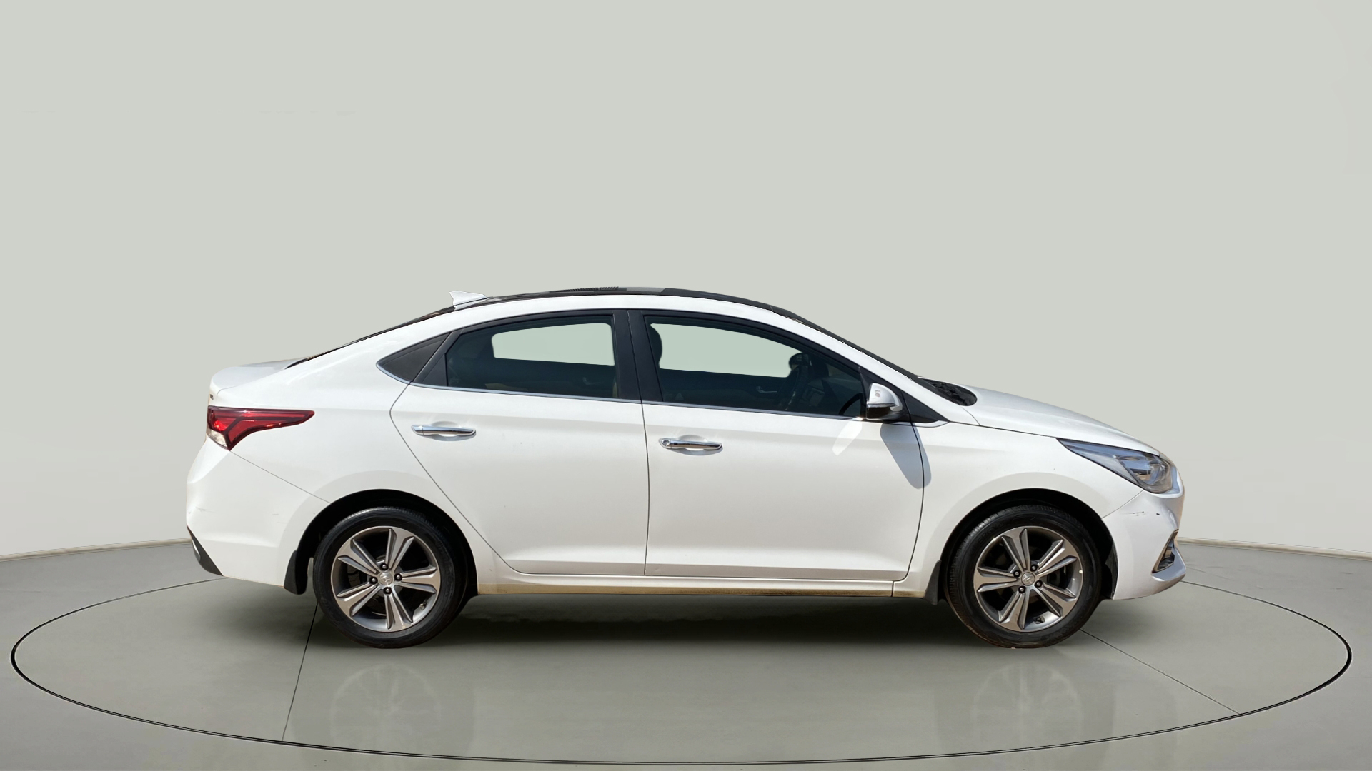 2019 Hyundai Verna 1.6 VTVT SX, Petrol, Manual, 26,288 km, Right Side View