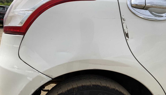 2014 Maruti Swift VXI, CNG, Manual, 90,886 km, Right quarter panel - Minor scratches