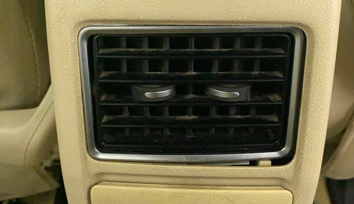 2011 Volkswagen Vento HIGHLINE DIESEL 1.6, Diesel, Manual, 83,897 km, Rear AC Vents