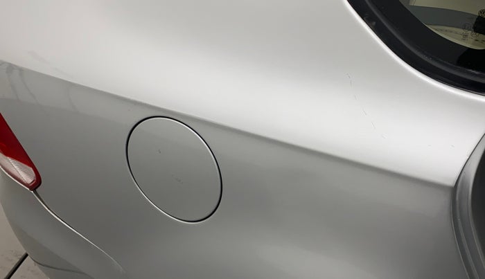 2011 Volkswagen Vento HIGHLINE DIESEL 1.6, Diesel, Manual, 83,732 km, Right quarter panel - Minor scratches