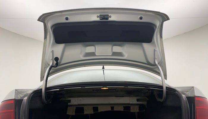 2011 Volkswagen Vento HIGHLINE DIESEL 1.6, Diesel, Manual, 83,732 km, Boot Door Open
