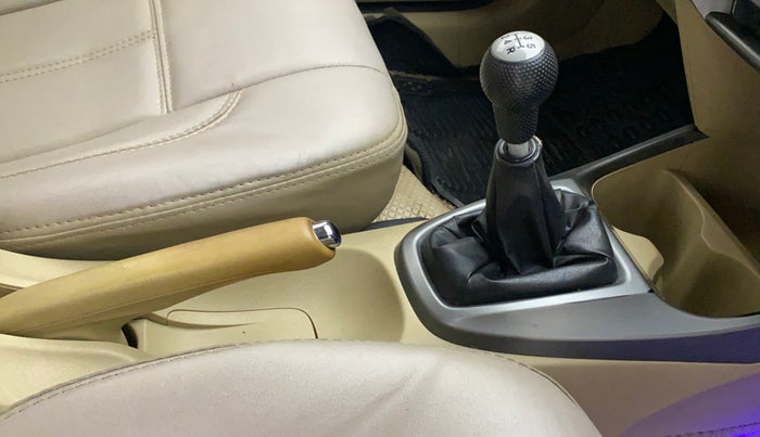 2012 Honda City 1.5L I-VTEC V MT, Petrol, Manual, 88,470 km, Gear lever - Boot cover slightly torn