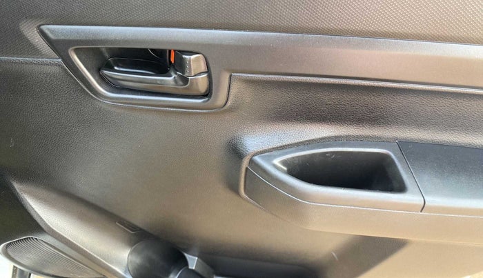2019 Maruti S PRESSO VXI PLUS AMT, Petrol, Automatic, 20,346 km, Driver Side Door Panels Control