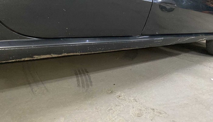 2019 Volkswagen Ameo TRENDLINE 1.0L, Petrol, Manual, 48,350 km, Right running board - Minor scratches