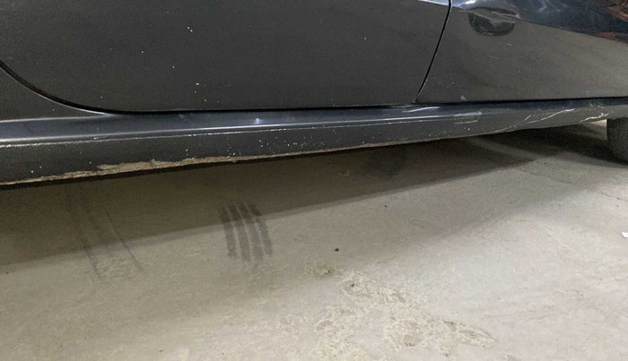 2019 Volkswagen Ameo TRENDLINE 1.0L, Petrol, Manual, 48,295 km, Right running board - Slightly dented