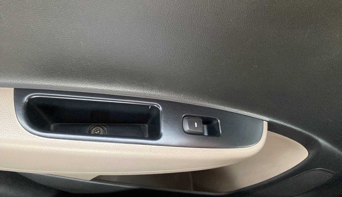 2015 Hyundai Grand i10 ASTA (O) 1.2 KAPPA VTVT, Petrol, Manual, 62,235 km, Left rear window switch / handle - Switch/handle not functional