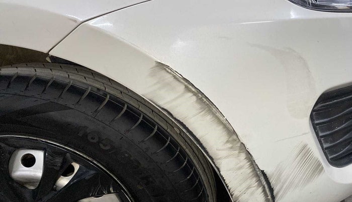 2019 Maruti Swift LXI, Petrol, Manual, 1,06,184 km, Front bumper - Minor scratches