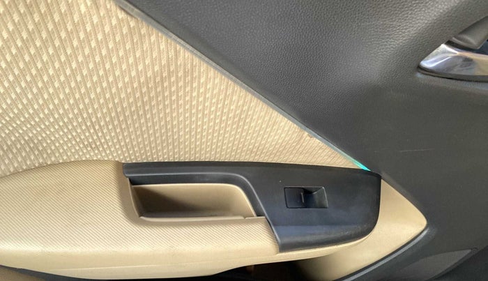 2017 Honda City 1.5L I-VTEC V MT, Petrol, Manual, 50,284 km, Left rear window switch / handle - Window making noise/ moving slow