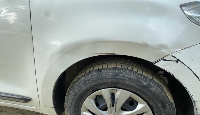 2019 Maruti Swift VXI, Petrol, Manual, 67,872 km, Right fender - Minor scratches