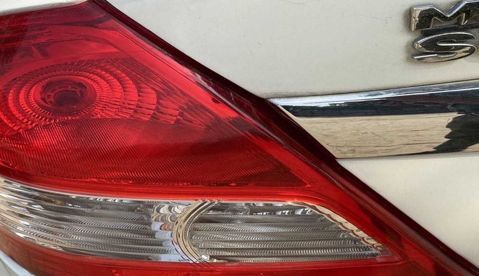 2015 Maruti Swift Dzire ZXI, Petrol, Manual, 94,408 km, Left tail light - Reverse gear light not functional