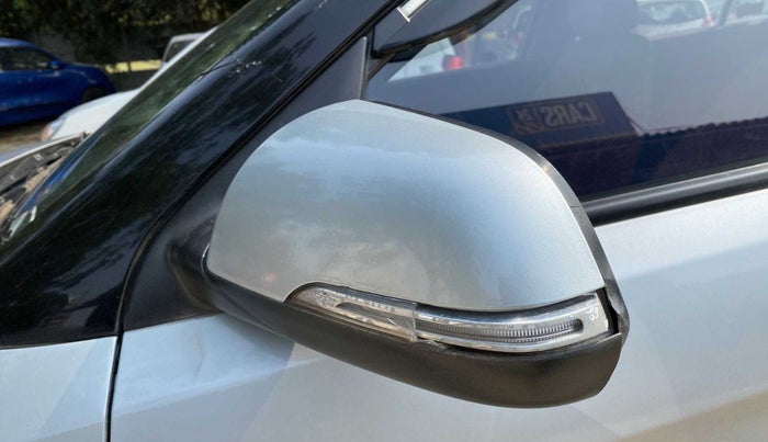 2019 Hyundai Creta SX AT 1.6 DIESEL, Diesel, Automatic, 60,455 km, Left rear-view mirror - Indicator light has minor damage
