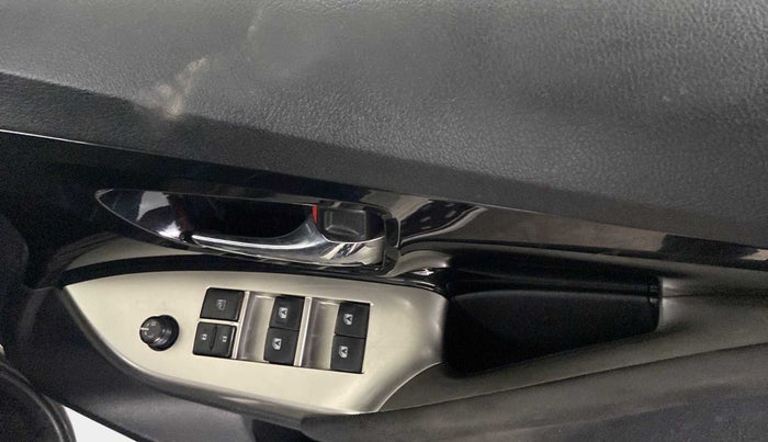 2018 Toyota Innova Crysta 2.4 VX 7 STR, Diesel, Manual, 66,801 km, Driver Side Door Panels Control
