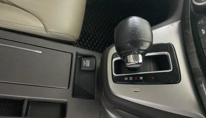 2018 Honda CRV 2.4L 2WD AT, Petrol, Automatic, 27,113 km, Gear Lever