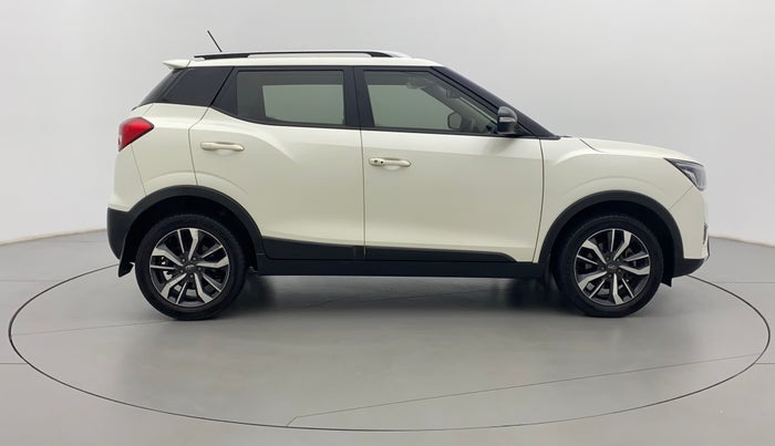 2020 Mahindra XUV300 W8 (O) 1.2 PETROL, Petrol, Manual, 33,672 km, Right Side View