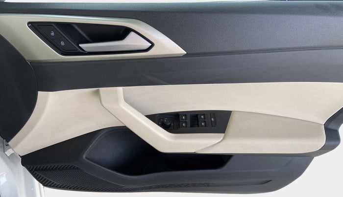 2022 Volkswagen VIRTUS TOPLINE TSI 1.0 AT, Petrol, Automatic, 14,829 km, Driver Side Door Panels Control