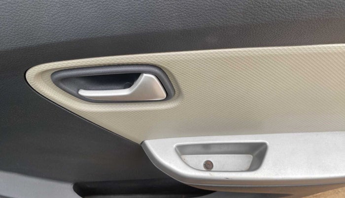 2015 Maruti Alto K10 VXI, Petrol, Manual, 31,316 km, Driver Side Door Panels Control