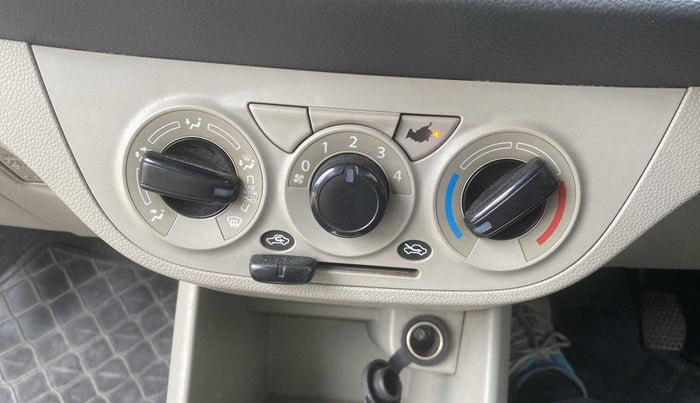 2015 Maruti Alto K10 VXI, Petrol, Manual, 31,316 km, AC Unit - Directional switch has minor damage