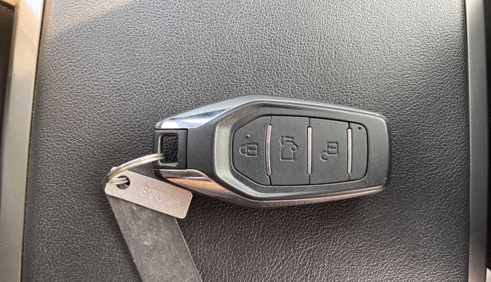 2019 Mahindra XUV500 W7, Diesel, Manual, 35,632 km, Key Close Up