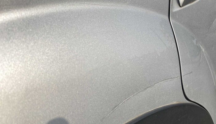 2019 Mahindra XUV500 W7, Diesel, Manual, 35,632 km, Right quarter panel - Slightly dented