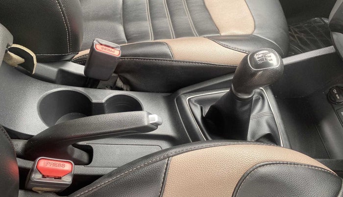 2018 Hyundai Elite i20 ASTA 1.2, Petrol, Manual, 66,485 km, Gear Lever