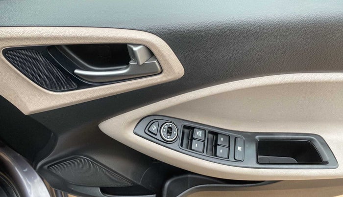 2018 Hyundai Elite i20 ASTA 1.2, Petrol, Manual, 66,485 km, Driver Side Door Panels Control