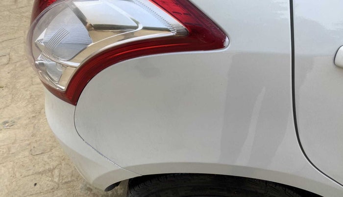 2015 Maruti Swift VXI, Petrol, Manual, 95,445 km, Right quarter panel - Paint has minor damage