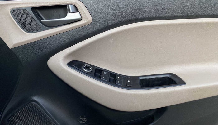 2018 Hyundai Elite i20 MAGNA EXECUTIVE CVT, CNG, Automatic, 47,083 km, Driver Side Door Panels Control
