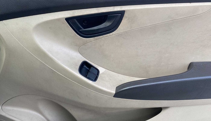 2014 Hyundai Eon ERA +, Petrol, Manual, 95,421 km, Driver Side Door Panels Control
