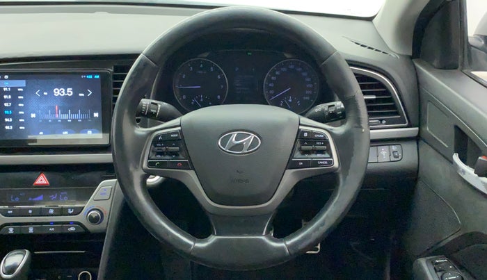 2016 Hyundai New Elantra 2.0 SX(O) AT PETROL, Petrol, Automatic, 1,21,498 km, Steering Wheel Close Up