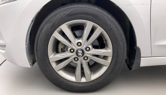 2016 Hyundai New Elantra 2.0 SX(O) AT PETROL, Petrol, Automatic, 1,21,498 km, Left Front Wheel