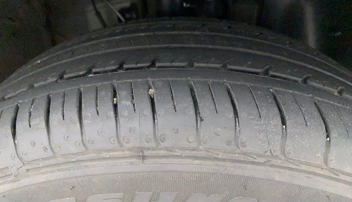 2022 Hyundai VENUE SX 1.2 PETROL, Petrol, Manual, 26,044 km, Right Front Tyre Tread