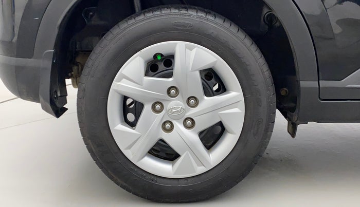 2022 Hyundai VENUE SX 1.2 PETROL, Petrol, Manual, 26,044 km, Right Rear Wheel