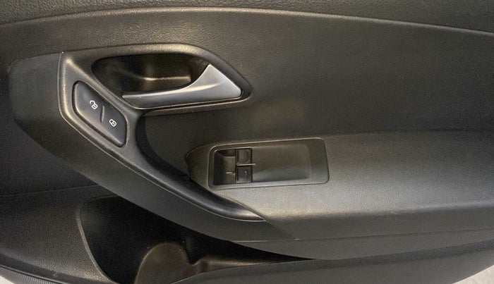 2020 Volkswagen Polo TRENDLINE 1.0L, Petrol, Manual, 45,052 km, Driver Side Door Panels Control