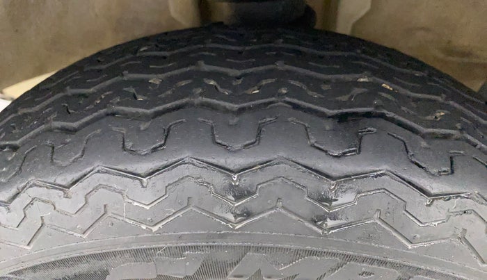 2015 Maruti OMNI E 8 STR, Petrol, Manual, 17,665 km, Left Front Tyre Tread