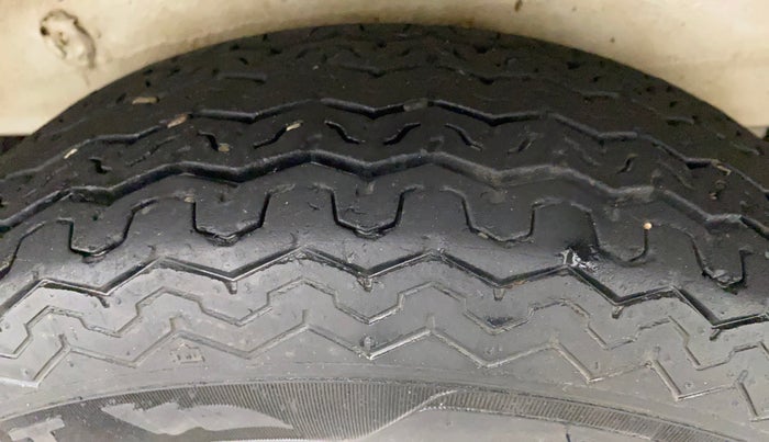 2015 Maruti OMNI E 8 STR, Petrol, Manual, 17,665 km, Left Rear Tyre Tread