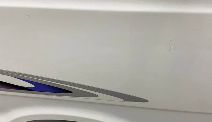 2015 Maruti OMNI E 8 STR, Petrol, Manual, 17,665 km, Driver-side door - Minor scratches