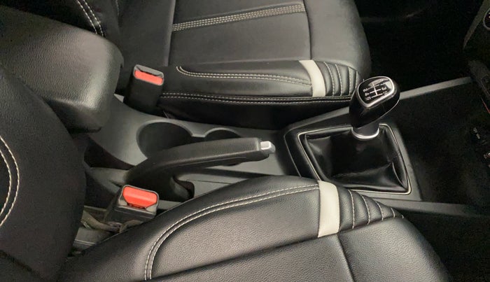 2018 Hyundai Elite i20 ASTA 1.4 CRDI (O), Diesel, Manual, 86,692 km, Gear lever - Knob has minor damage